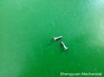 回るステンレス鋼の精密はねじ捕虜 M2.5 L8.3mm を分けます
