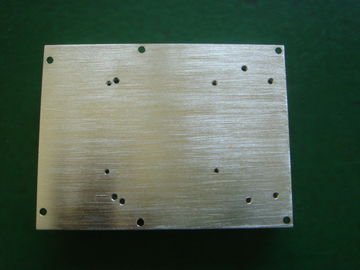急速なプロトタイプ CNC の精密転換コーティングが付いている機械化アルミニウム放出脱熱器