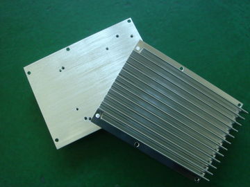 急速なプロトタイプ CNC の精密転換コーティングが付いている機械化アルミニウム放出脱熱器