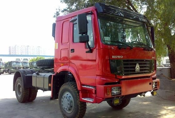 ISO CCC SINOTRUK 4 x 4 すべての WHEEL-DRIVE HOWO のトラクターのトラックの牽引 20-70T EUROII/III LHD か RHD 260-420HP