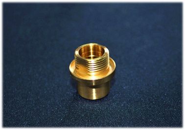 非標準的な金の銅板の回された部品、CNC の機械化の部品