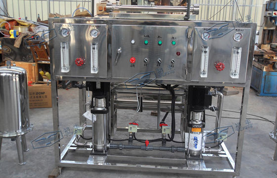 ペットボトル ウォーターの生産ラインのための小さいタイプ ガラス繊維水 RO システム